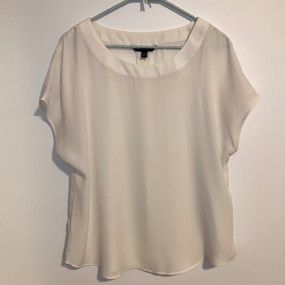 Banana Republic Tops - 💖 BANANA REPUBLIC Cream White Short Sleeved Blouse